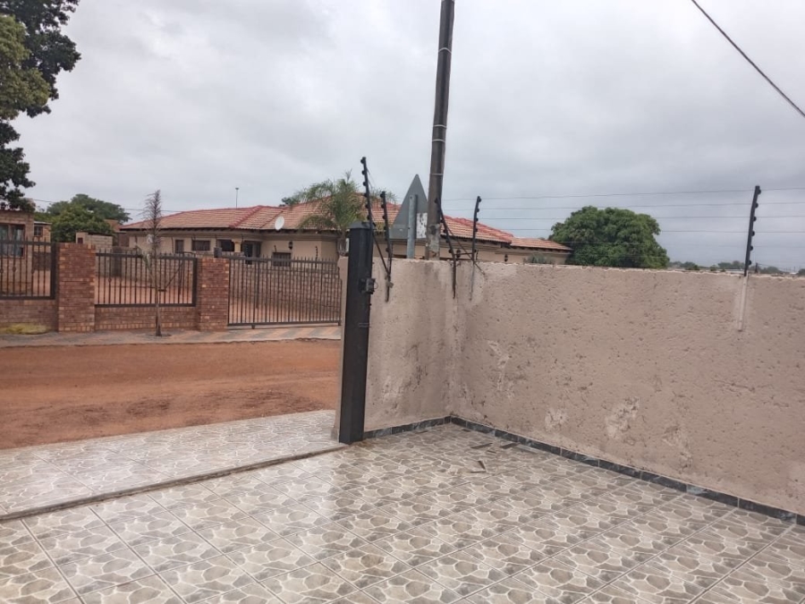 3 Bedroom Property for Sale in Soshanguve JJ Gauteng