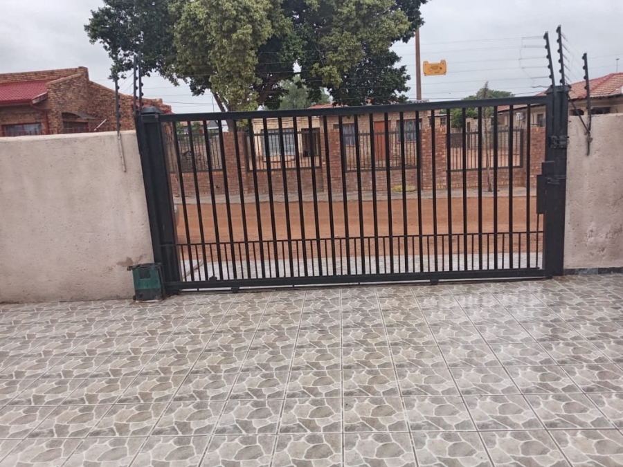 3 Bedroom Property for Sale in Soshanguve JJ Gauteng