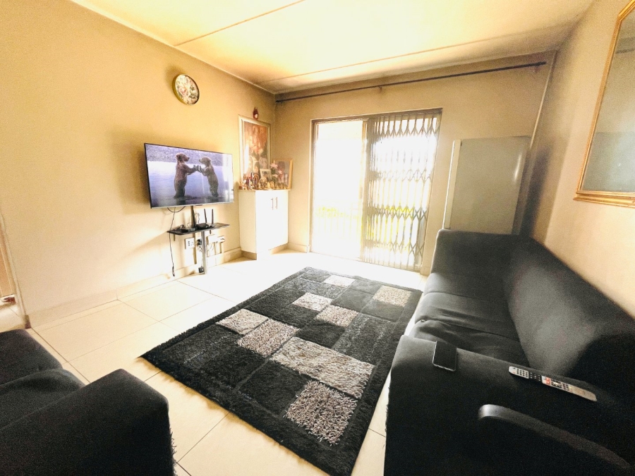 To Let 2 Bedroom Property for Rent in Buccleuch Gauteng