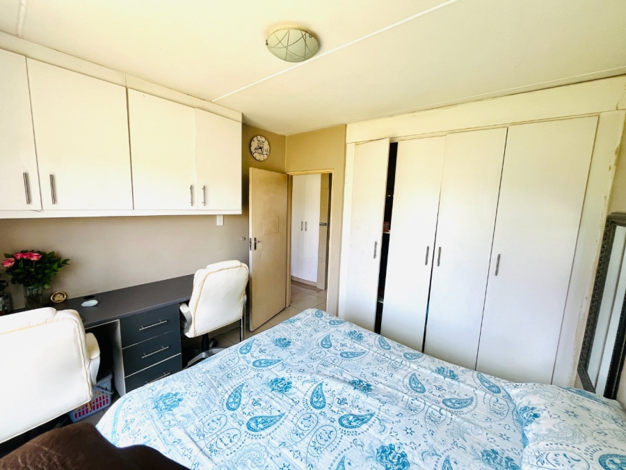 To Let 2 Bedroom Property for Rent in Buccleuch Gauteng