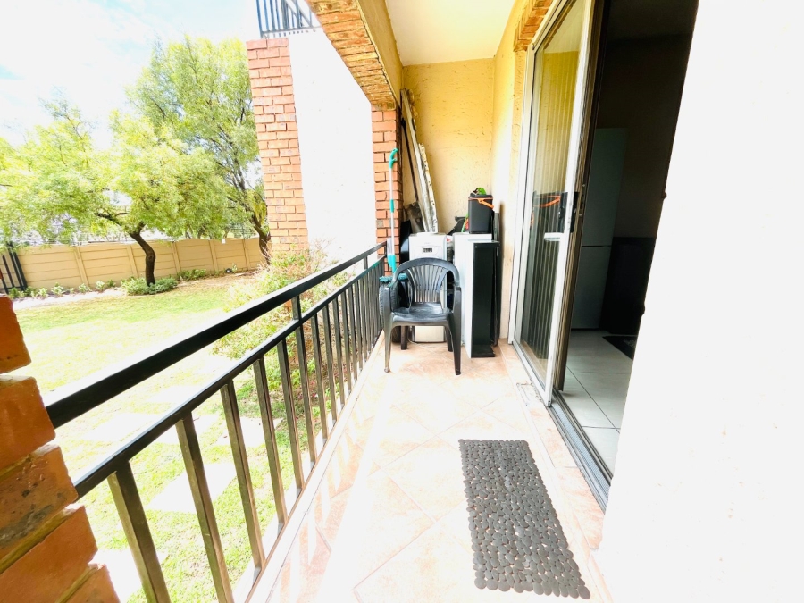 To Let 2 Bedroom Property for Rent in Buccleuch Gauteng
