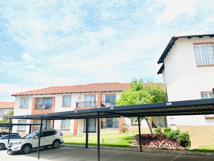 To Let 2 Bedroom Property for Rent in Buccleuch Gauteng