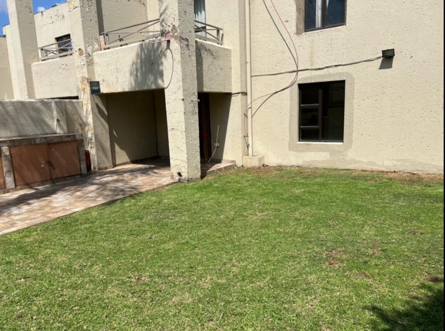 2 Bedroom Property for Sale in Kew Gauteng