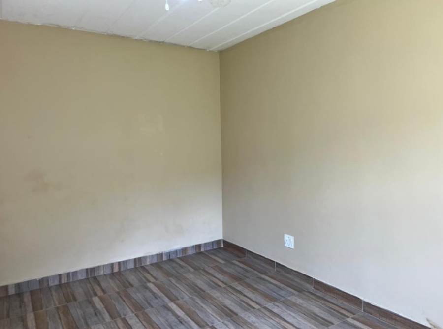 2 Bedroom Property for Sale in Kew Gauteng