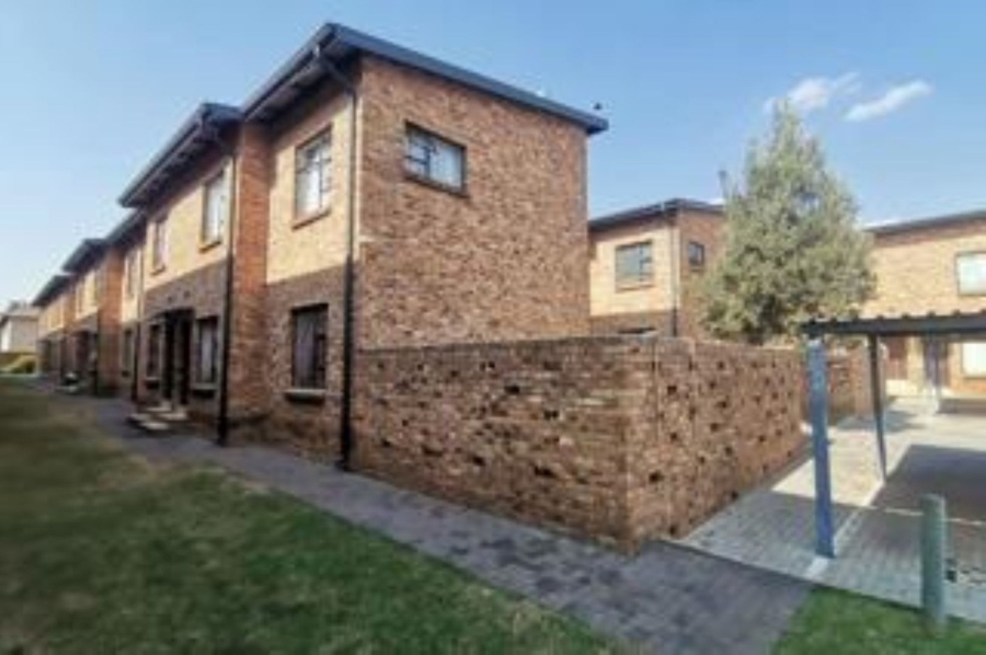 3 Bedroom Property for Sale in Albertsdal Gauteng