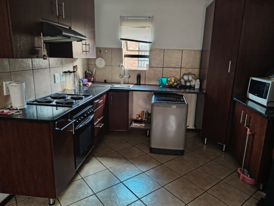 3 Bedroom Property for Sale in Albertsdal Gauteng