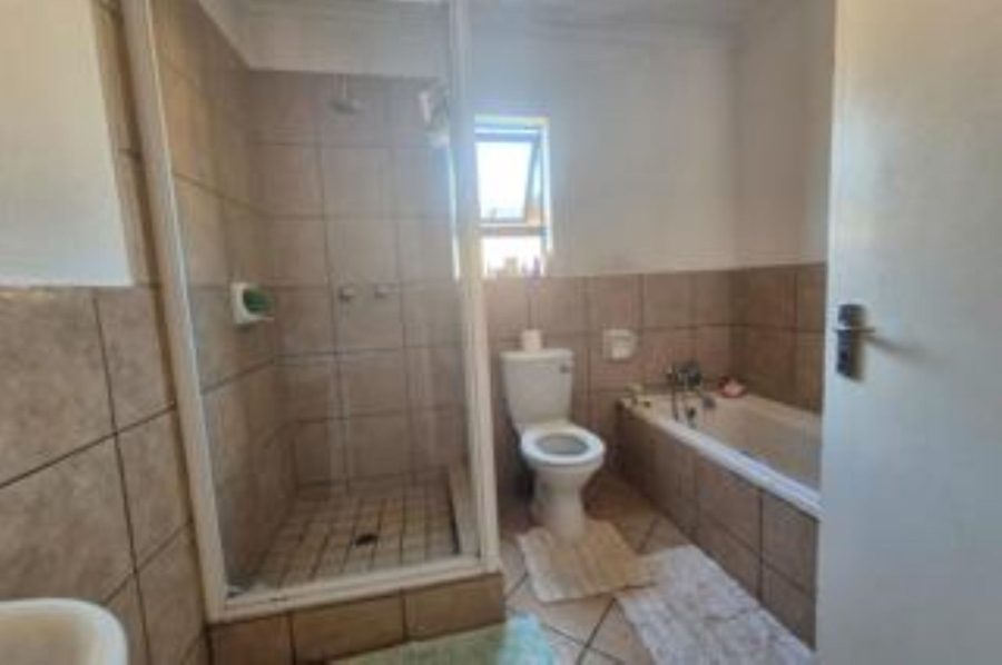 3 Bedroom Property for Sale in Albertsdal Gauteng