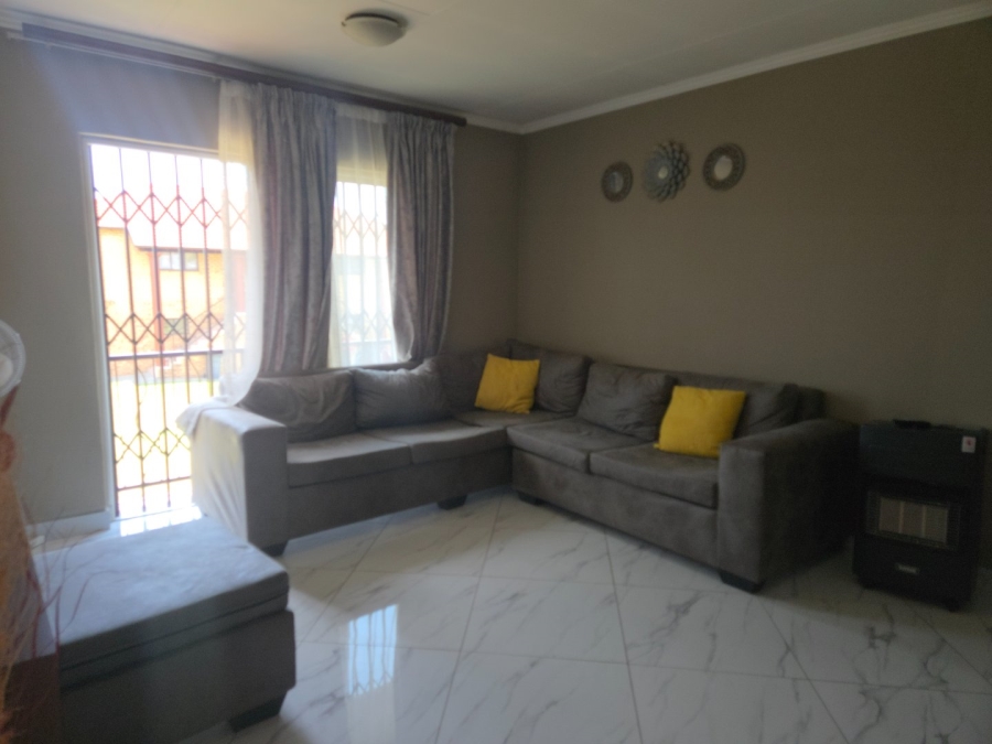 2 Bedroom Property for Sale in Ravensklip Gauteng