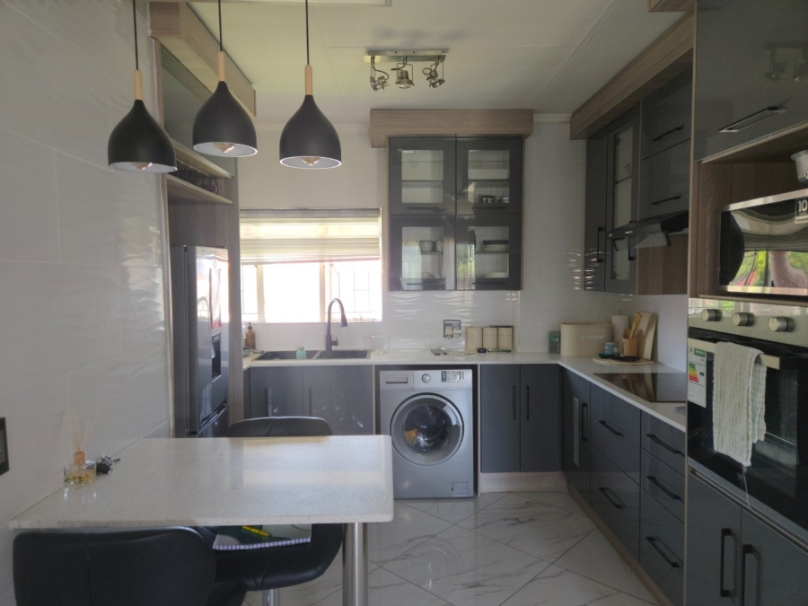 2 Bedroom Property for Sale in Ravensklip Gauteng