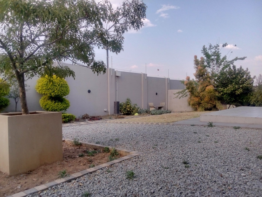 3 Bedroom Property for Sale in Blue Hills Gauteng