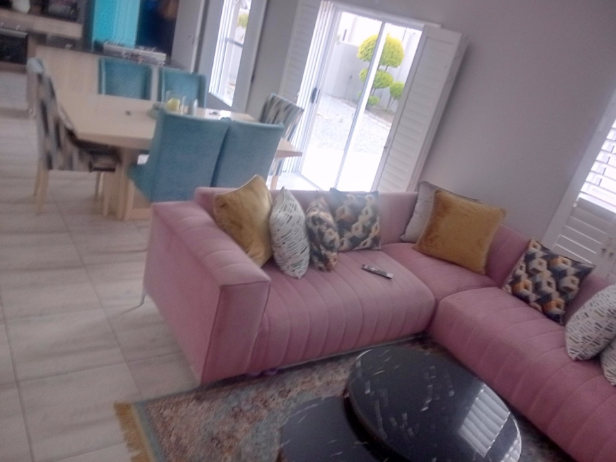 3 Bedroom Property for Sale in Blue Hills Gauteng