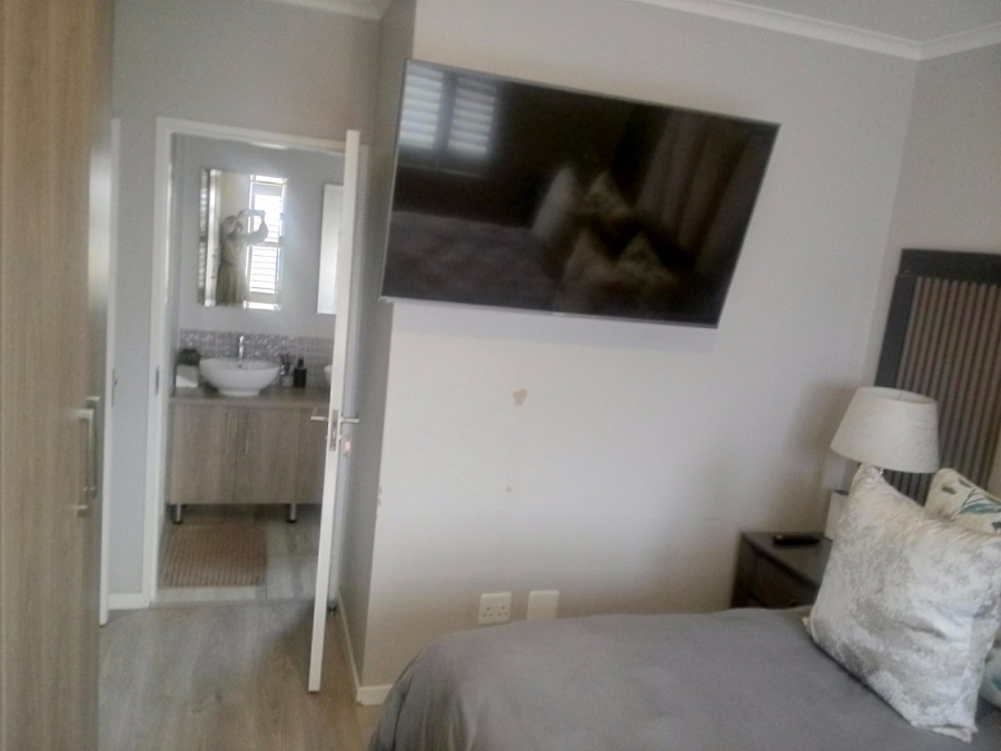 3 Bedroom Property for Sale in Blue Hills Gauteng