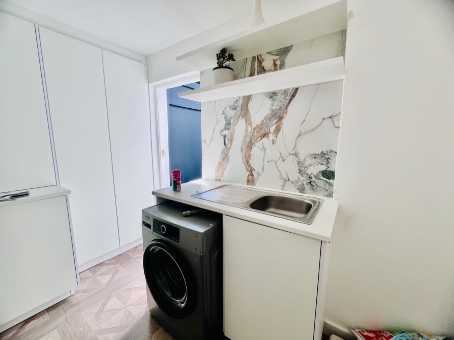 To Let 5 Bedroom Property for Rent in Silver Lakes Gauteng