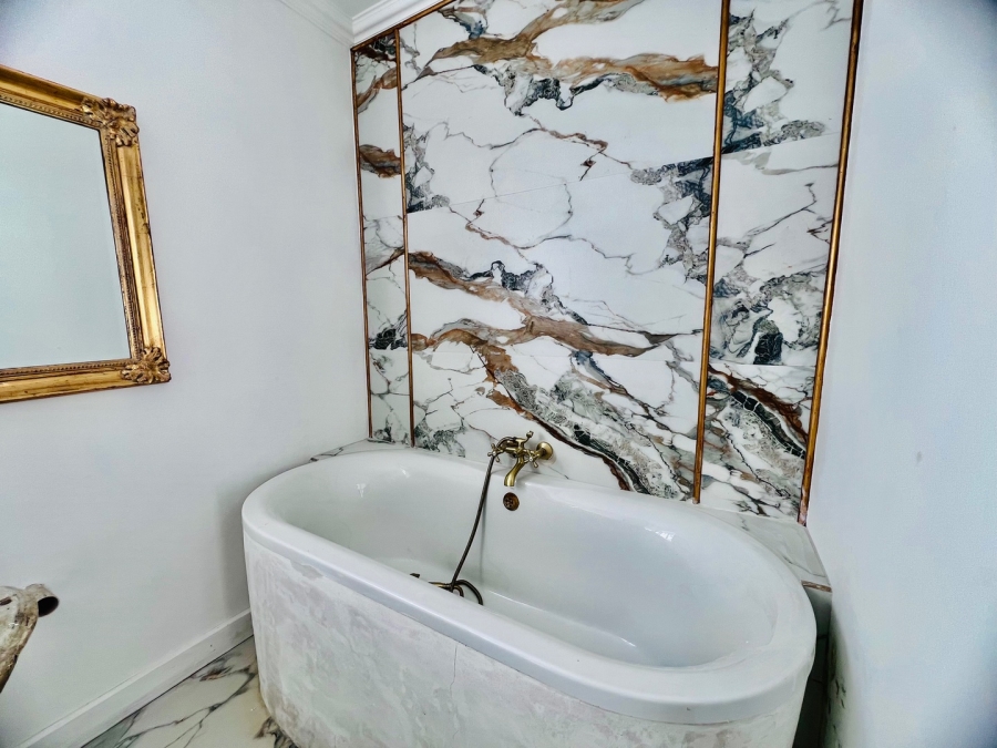 To Let 5 Bedroom Property for Rent in Silver Lakes Gauteng