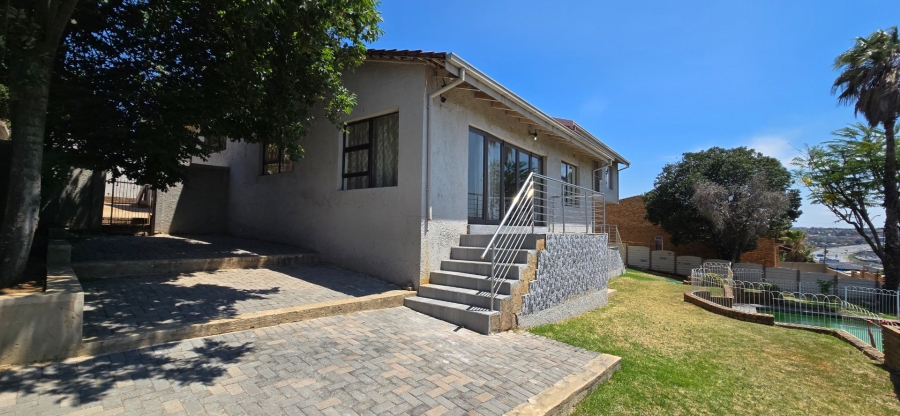 To Let 3 Bedroom Property for Rent in Bassonia Gauteng
