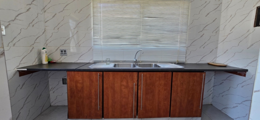 To Let 3 Bedroom Property for Rent in Bassonia Gauteng