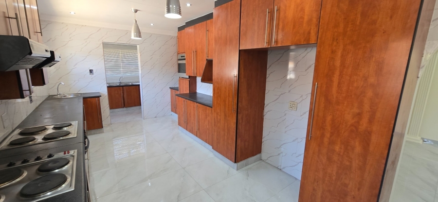 To Let 3 Bedroom Property for Rent in Bassonia Gauteng