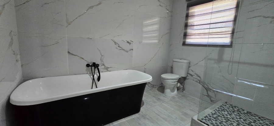 To Let 3 Bedroom Property for Rent in Bassonia Gauteng