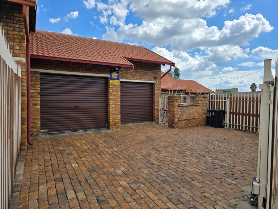 2 Bedroom Property for Sale in Witfield Gauteng