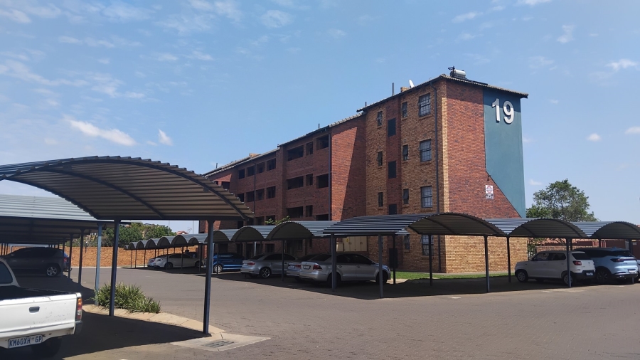 2 Bedroom Property for Sale in Montana Tuine Gauteng