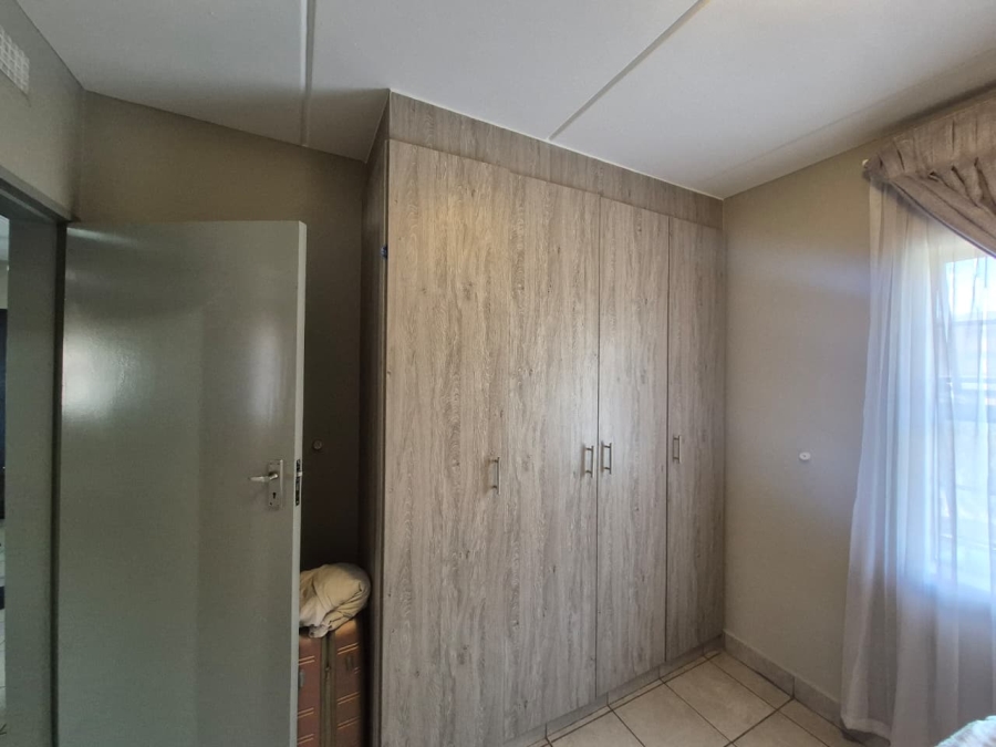 2 Bedroom Property for Sale in Montana Tuine Gauteng