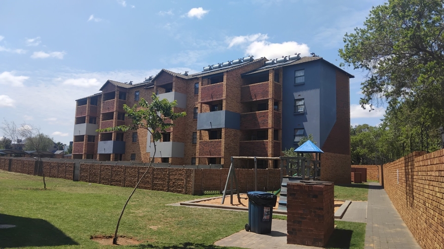 2 Bedroom Property for Sale in Montana Tuine Gauteng