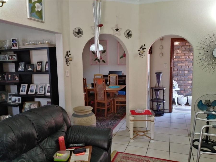 2 Bedroom Property for Sale in Birchleigh North Gauteng