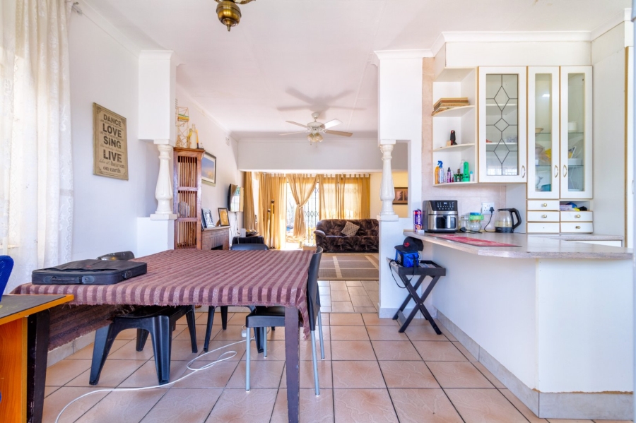 To Let 3 Bedroom Property for Rent in Kenmare Gauteng