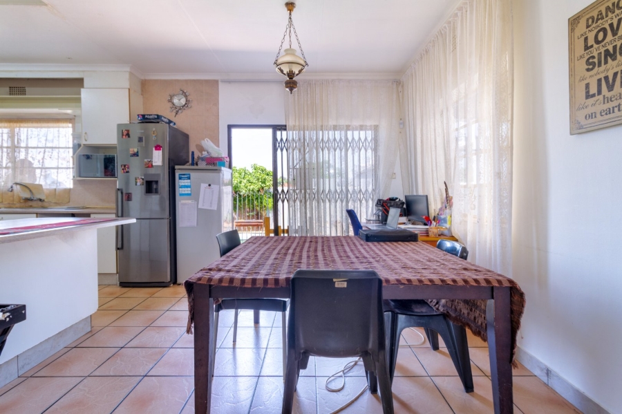 To Let 3 Bedroom Property for Rent in Kenmare Gauteng