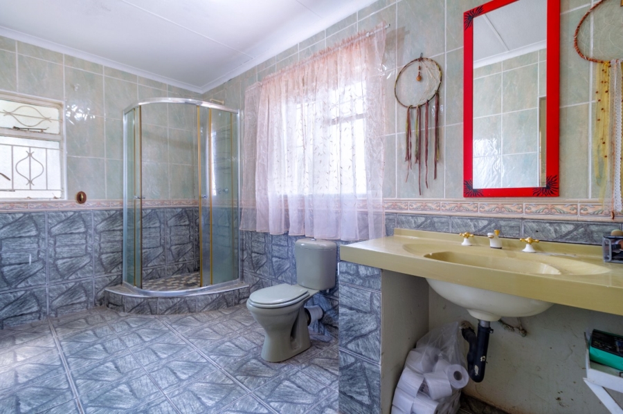 To Let 3 Bedroom Property for Rent in Kenmare Gauteng