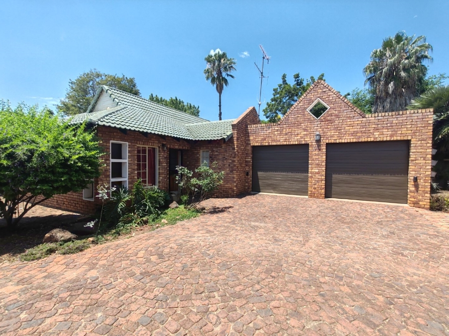 To Let 4 Bedroom Property for Rent in Doornpoort Gauteng