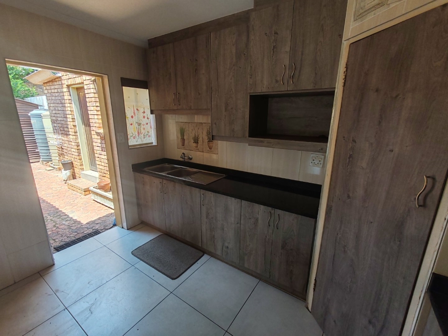 To Let 4 Bedroom Property for Rent in Doornpoort Gauteng