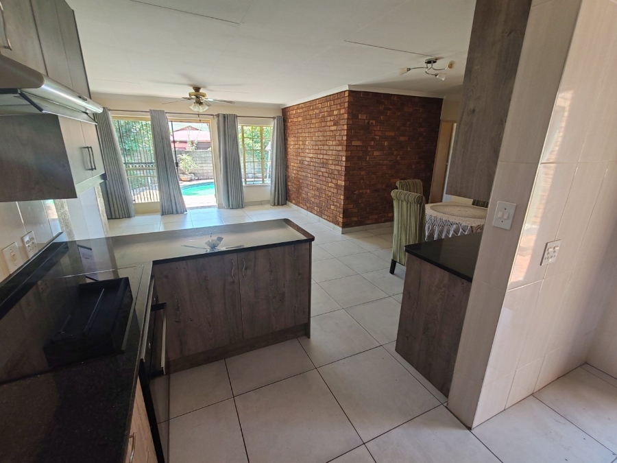 To Let 4 Bedroom Property for Rent in Doornpoort Gauteng