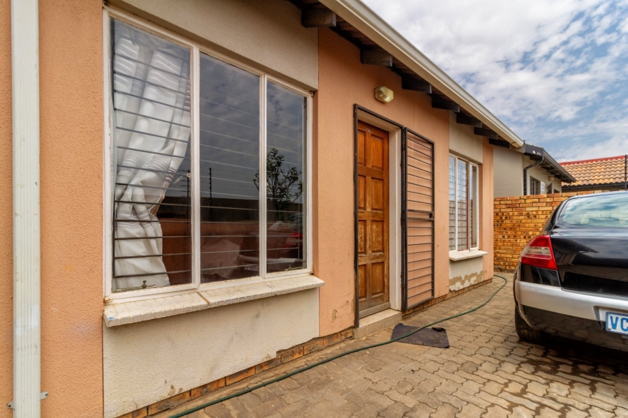 2 Bedroom Property for Sale in Cosmo City Gauteng