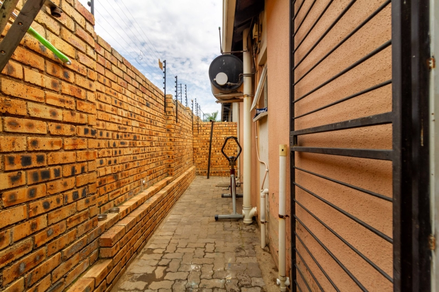 2 Bedroom Property for Sale in Cosmo City Gauteng