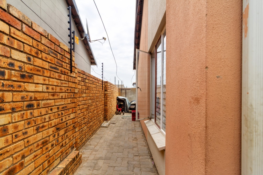 2 Bedroom Property for Sale in Cosmo City Gauteng