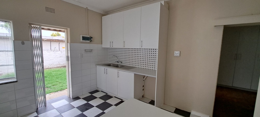 2 Bedroom Property for Sale in Edenvale Central Gauteng