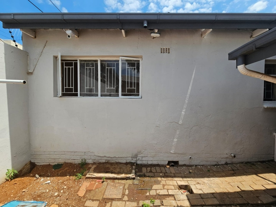 To Let 1 Bedroom Property for Rent in Laudium Gauteng