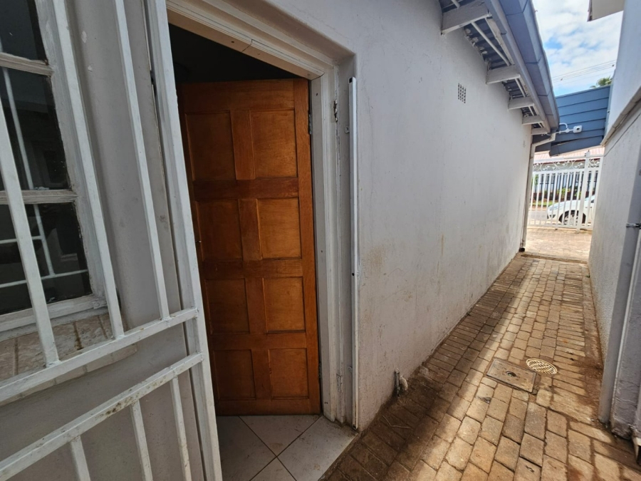 To Let 1 Bedroom Property for Rent in Laudium Gauteng