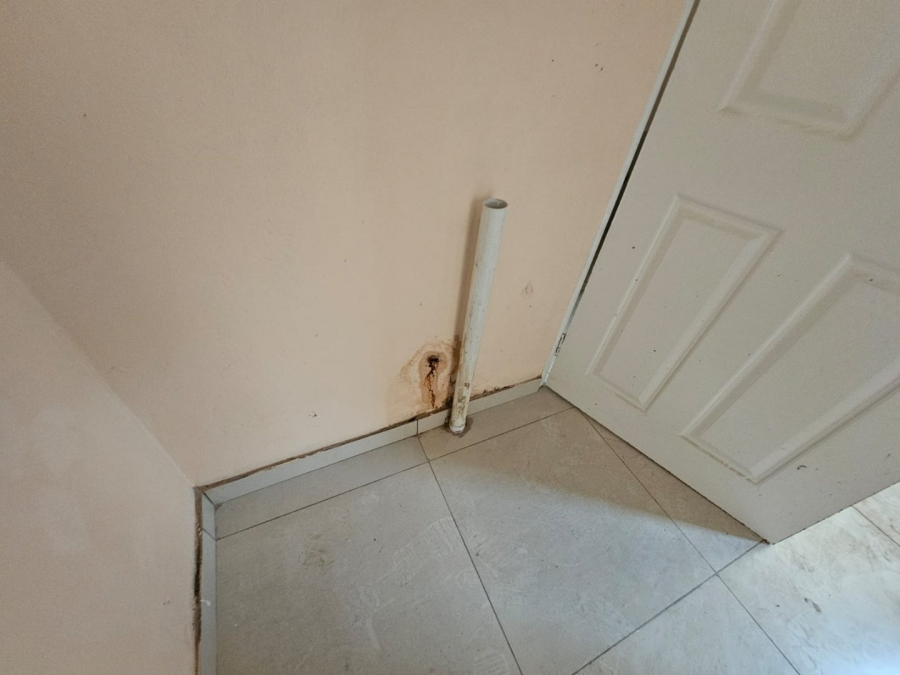 To Let 1 Bedroom Property for Rent in Laudium Gauteng