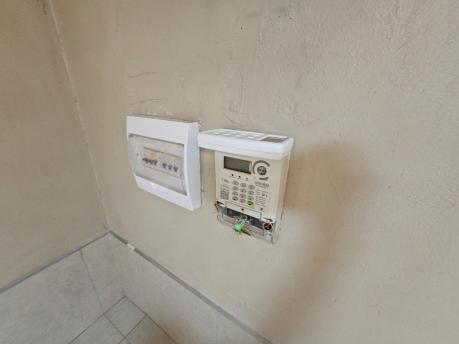 To Let 1 Bedroom Property for Rent in Laudium Gauteng