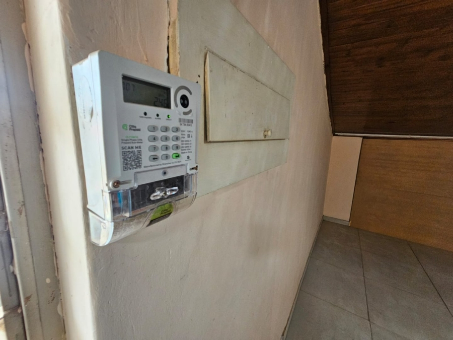 To Let 2 Bedroom Property for Rent in Laudium Gauteng