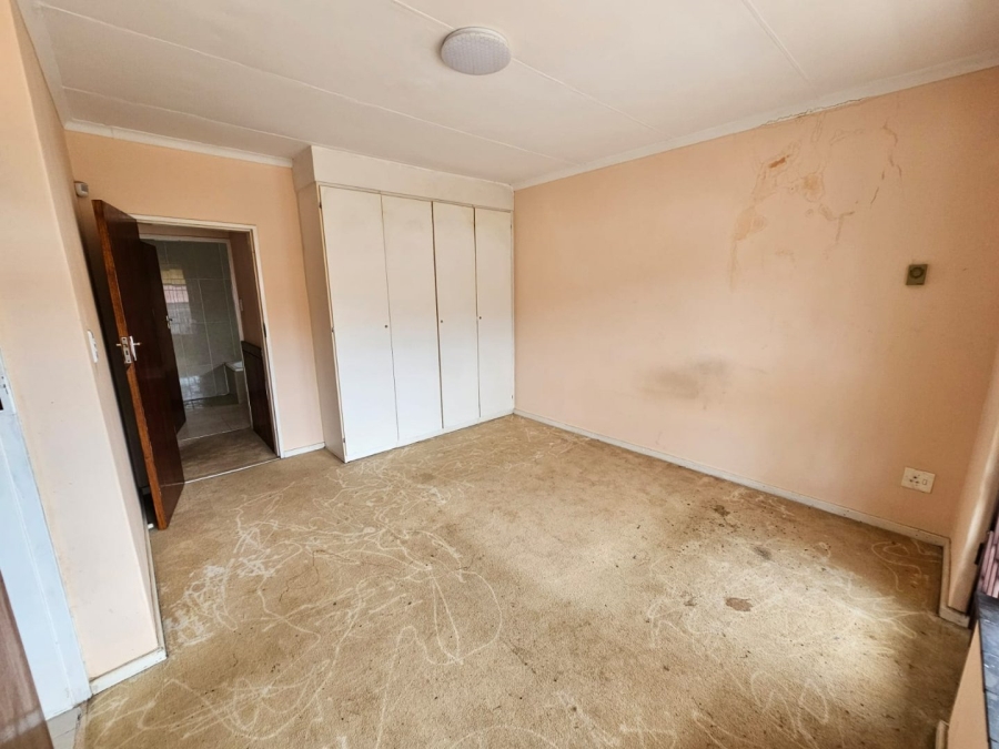 To Let 2 Bedroom Property for Rent in Laudium Gauteng