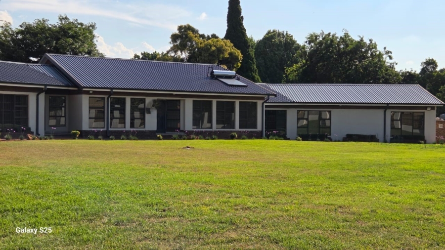7 Bedroom Property for Sale in Sonneveld Gauteng