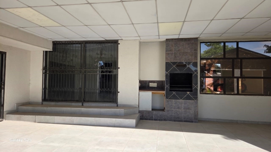 7 Bedroom Property for Sale in Sonneveld Gauteng