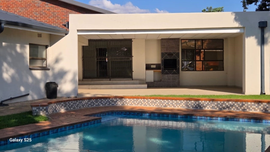 7 Bedroom Property for Sale in Sonneveld Gauteng