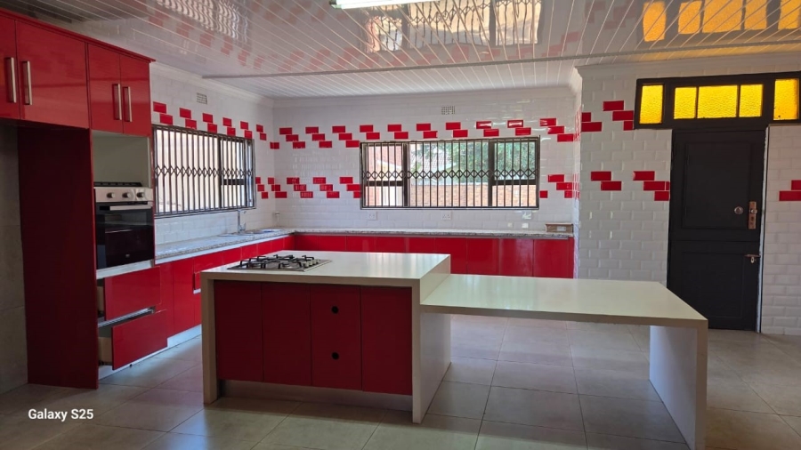 7 Bedroom Property for Sale in Sonneveld Gauteng