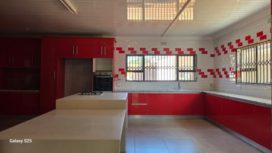 7 Bedroom Property for Sale in Sonneveld Gauteng