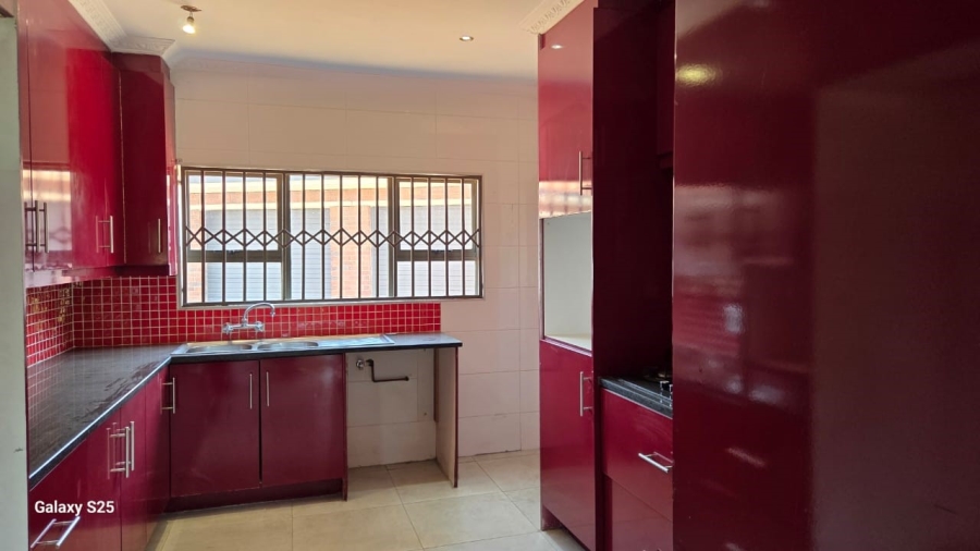 7 Bedroom Property for Sale in Sonneveld Gauteng