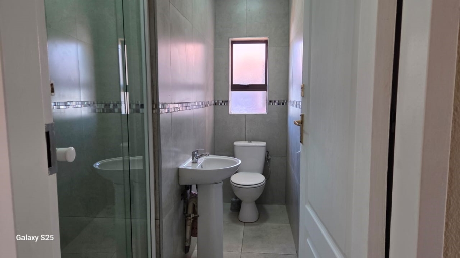 7 Bedroom Property for Sale in Sonneveld Gauteng